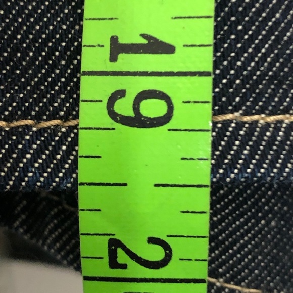 - Girls Levis Denim Wrap Around Skirt. Size 28/small - Picture 9 of 9